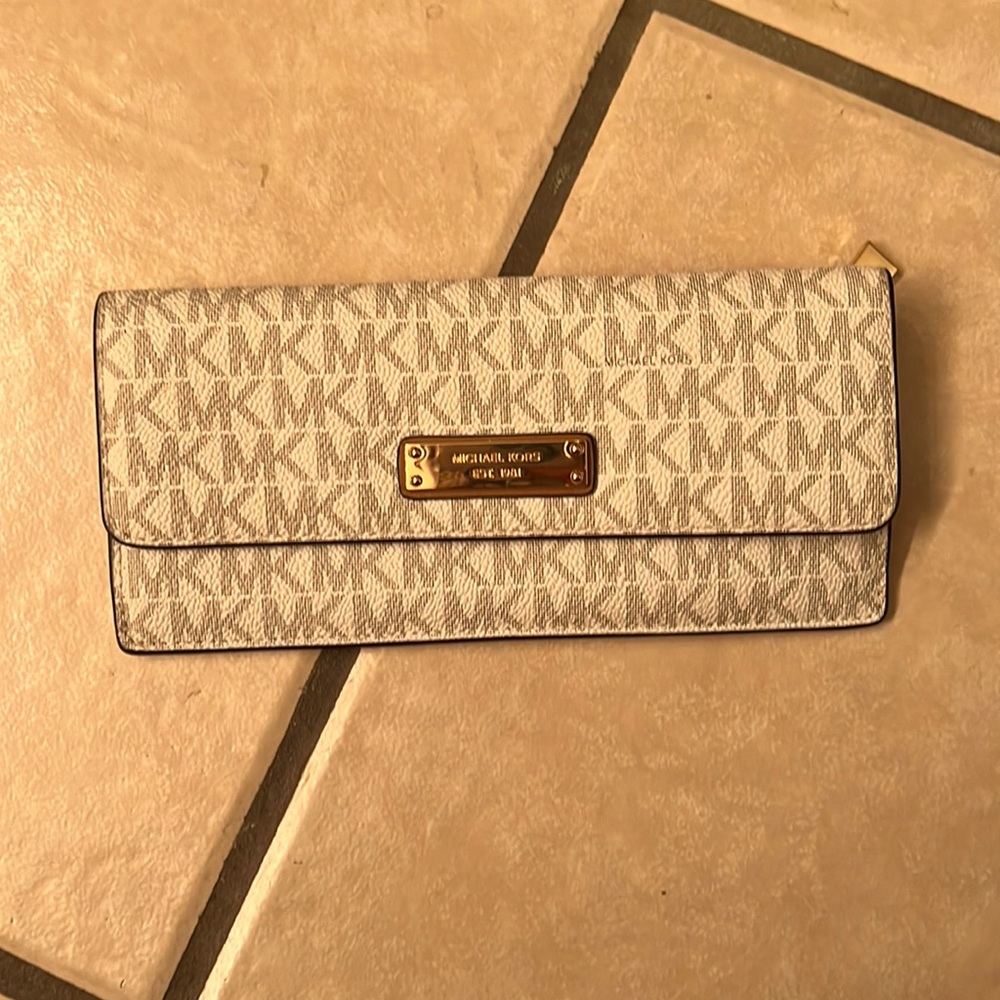 New MK wallet with no tags